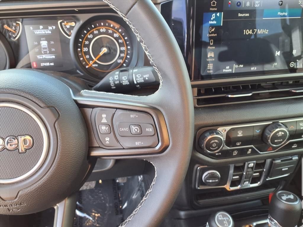 Used 2025 Jeep Wrangler Sport S image 11