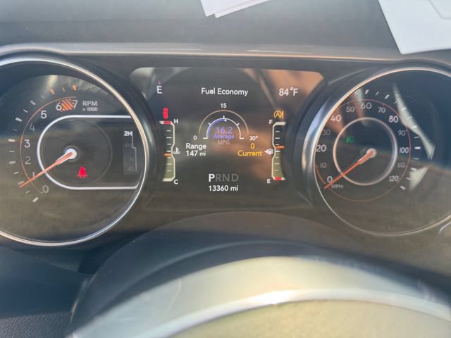 Used 2022 Jeep Wrangler Unlimited Sahara AWD/4WD image 14