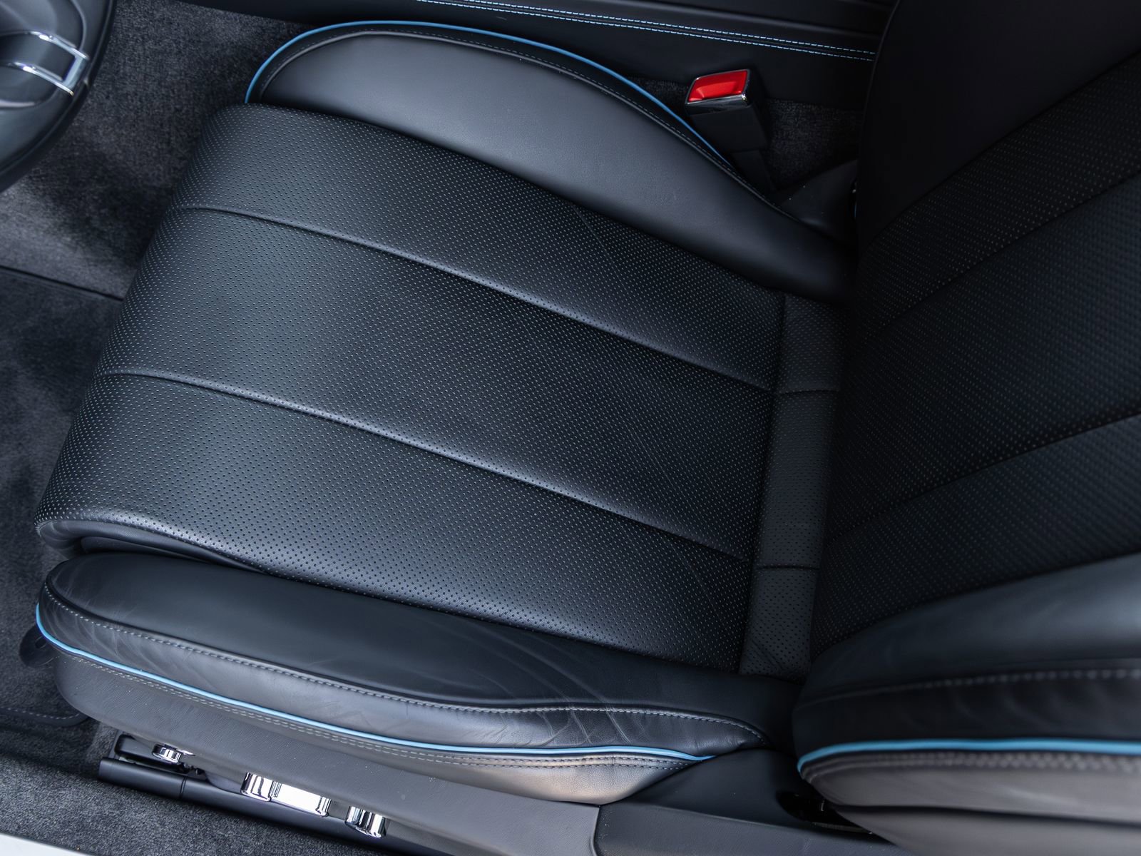 Used 2024 Bentley Continental GT image 27