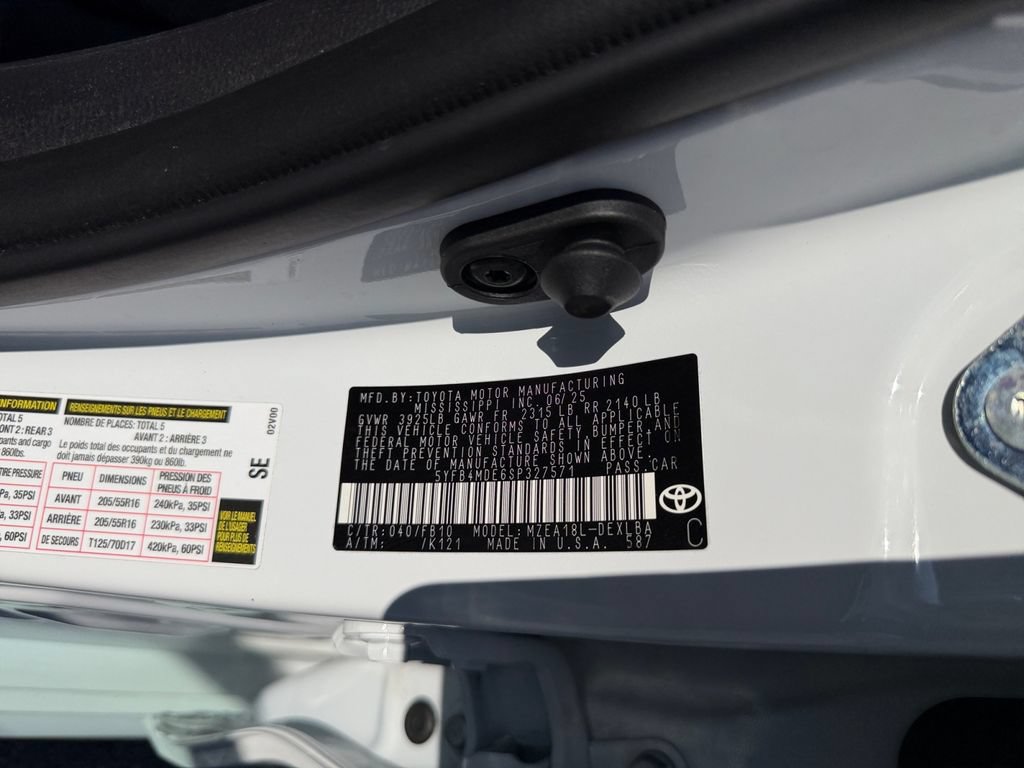Used 2025 Toyota Corolla LE FWD image 29