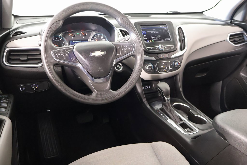 Used 2023 Chevrolet Equinox LT image 2
