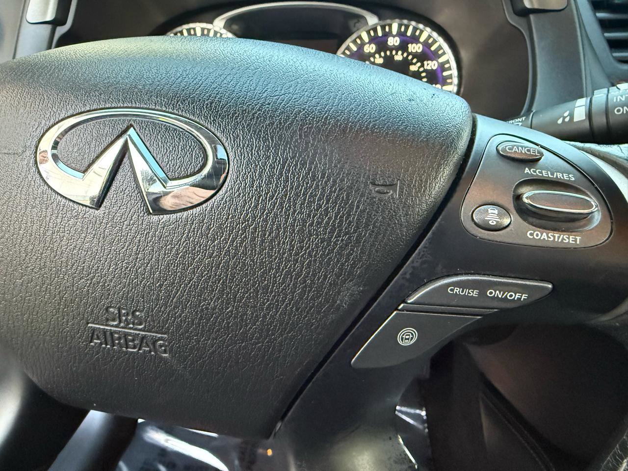 Used 2017 INFINITI QX60 Luxe w/ Deluxe Technology Package image 38