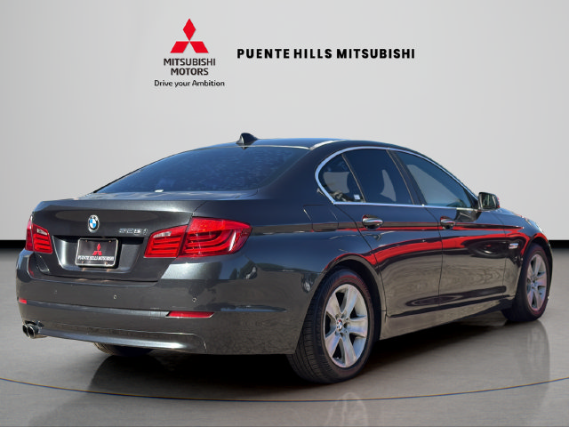 Used 2011 BMW 528i Sedan RWD image 4
