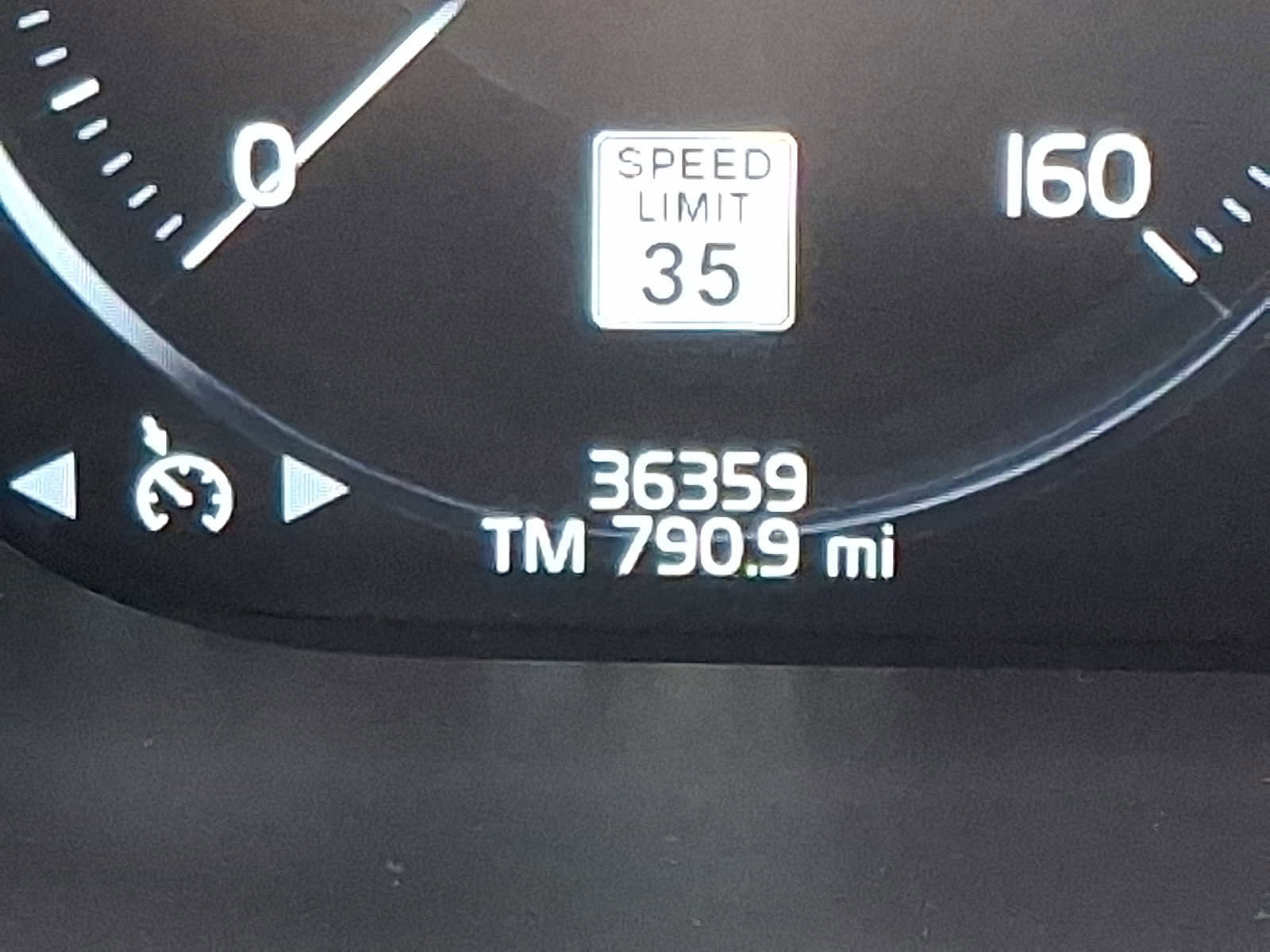 Used 2021 Volvo XC60 T5 Momentum w/ Premium Package image 21