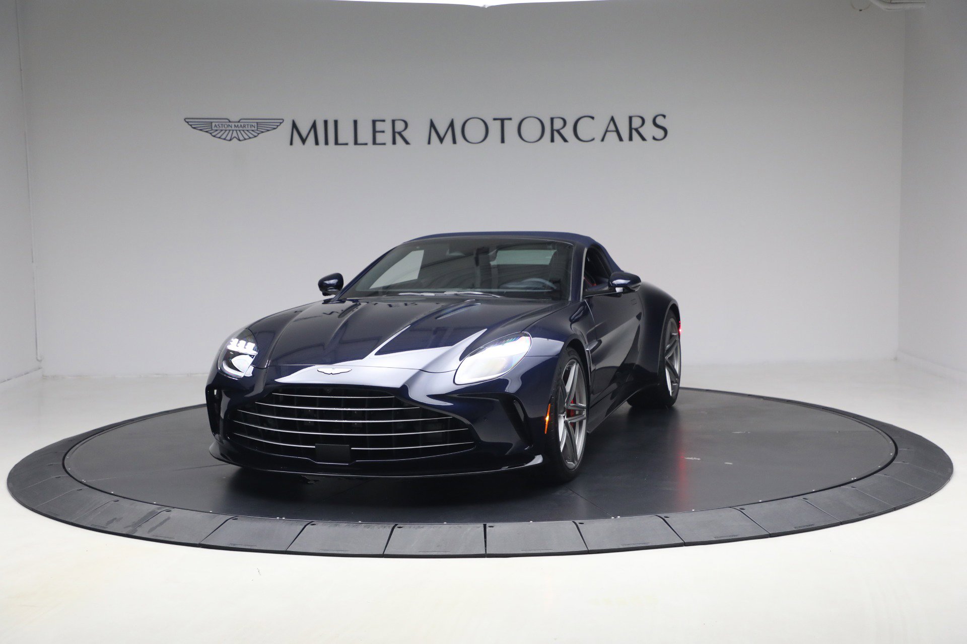 New 2026 Aston Martin V8 Vantage Roadster image 13