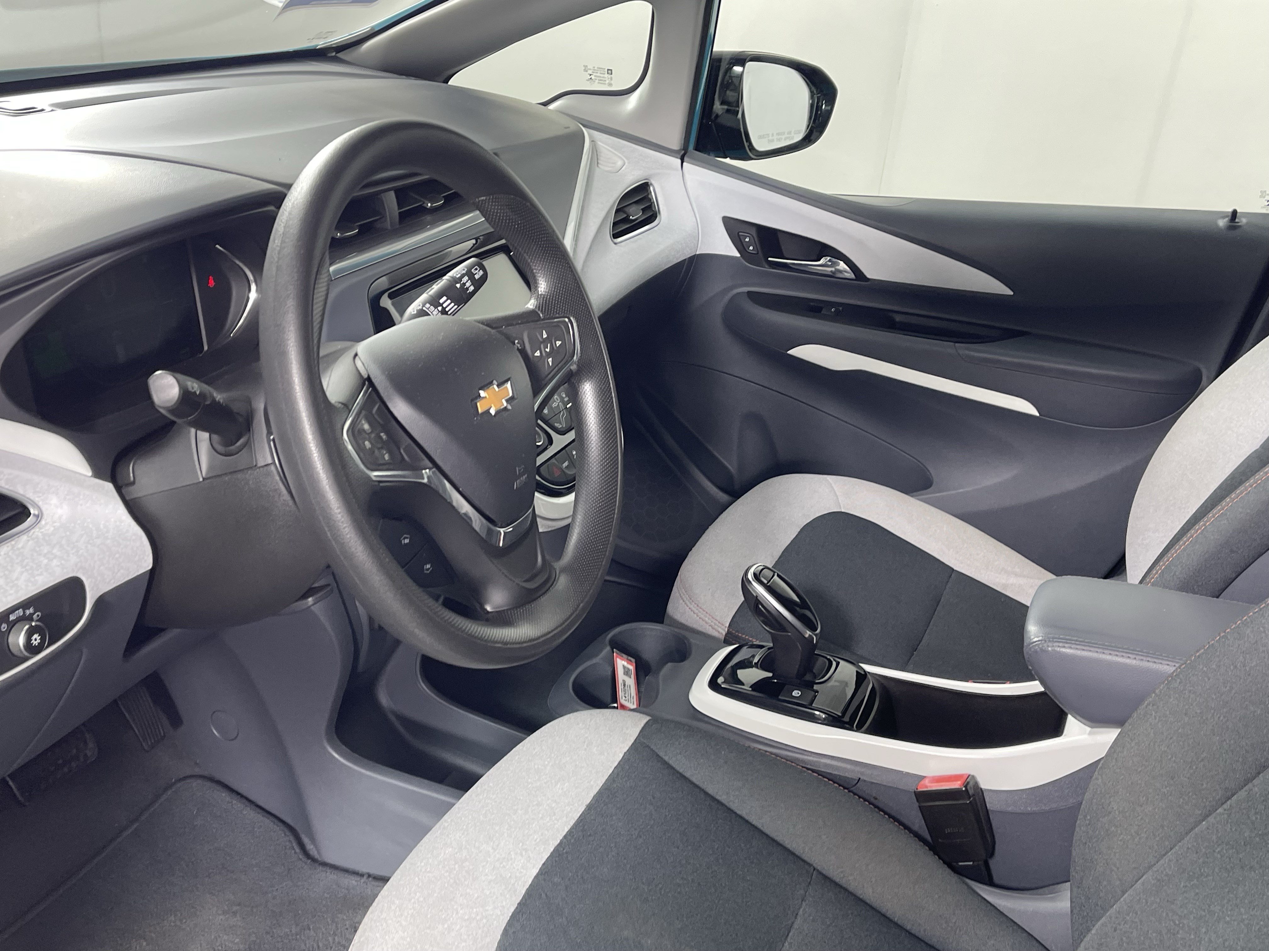 Used 2020 Chevrolet Bolt LT FWD image 10