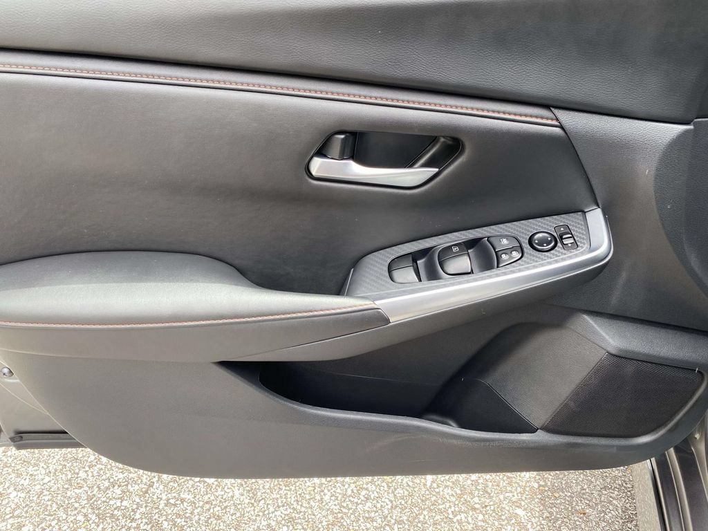 Used 2025 Nissan Sentra SR FWD image 18