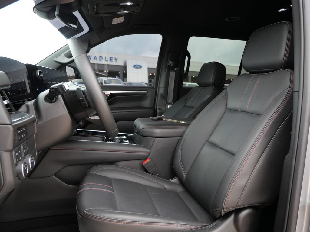 Used 2025 Chevrolet Tahoe RST w/ Comfort Package AWD/4WD image 17
