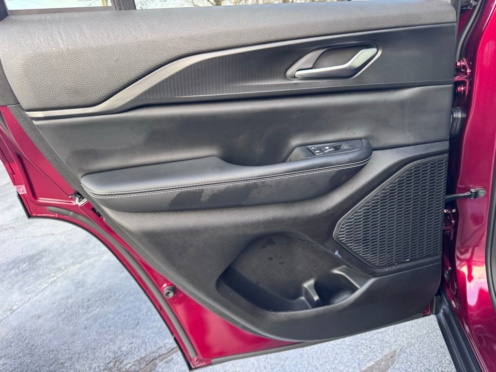 Used 2023 Jeep Grand Cherokee Laredo image 27