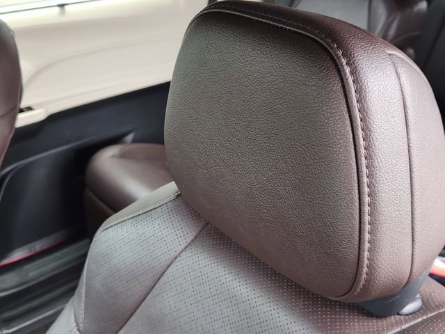 Certified 2024 Toyota Sienna Platinum FWD image 13