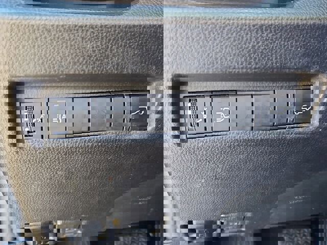 Used 2021 Toyota RAV4 XLE image 30