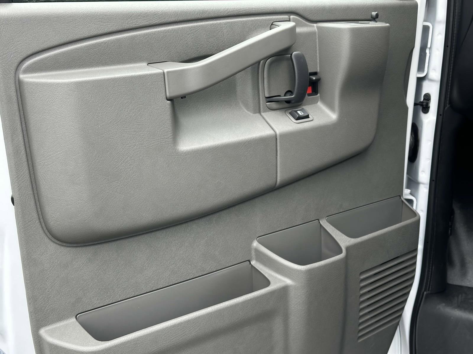 New 2025 Chevrolet Express 3500 w/ Driver Convenience Package image 10