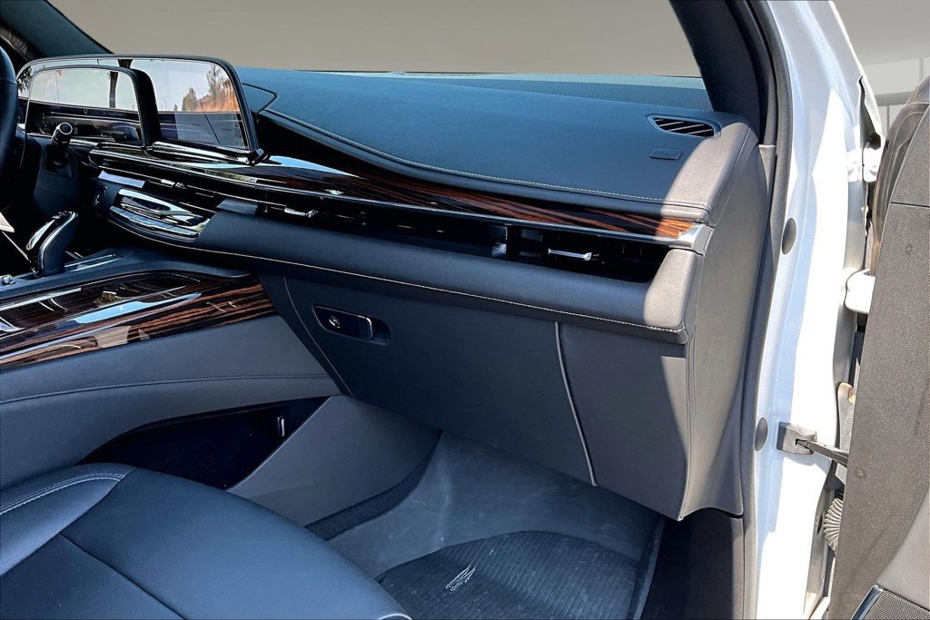 Used 2021 Cadillac Escalade Luxury AWD/4WD image 16