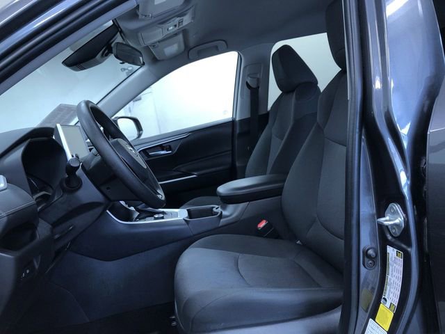 Used 2025 Toyota RAV4 XLE image 19