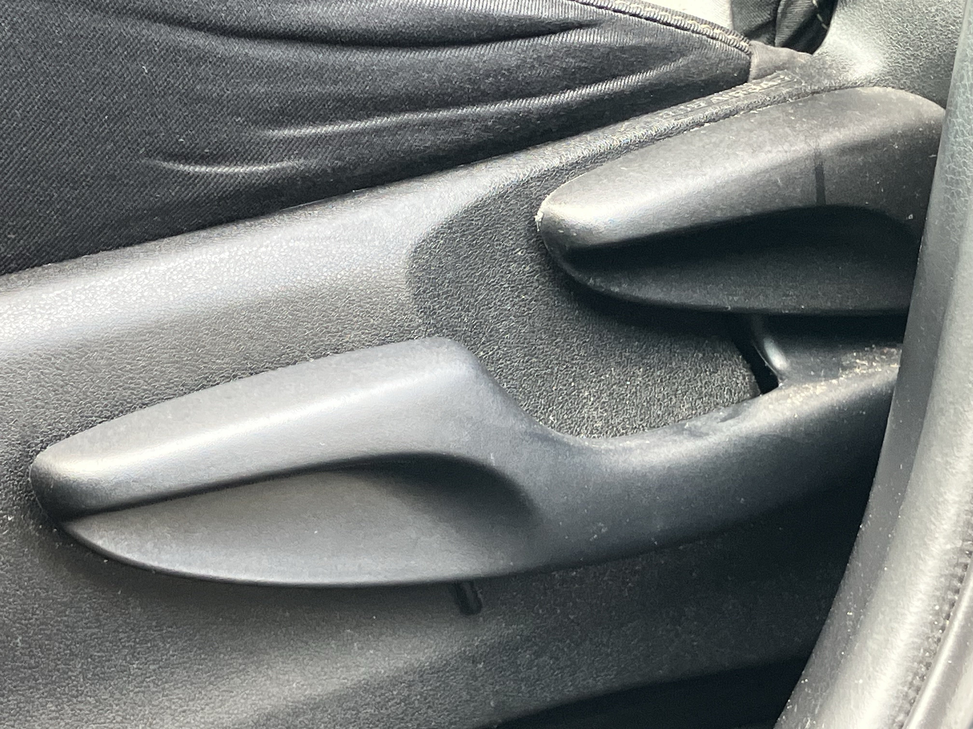 Used 2017 Toyota RAV4 XLE FWD image 17