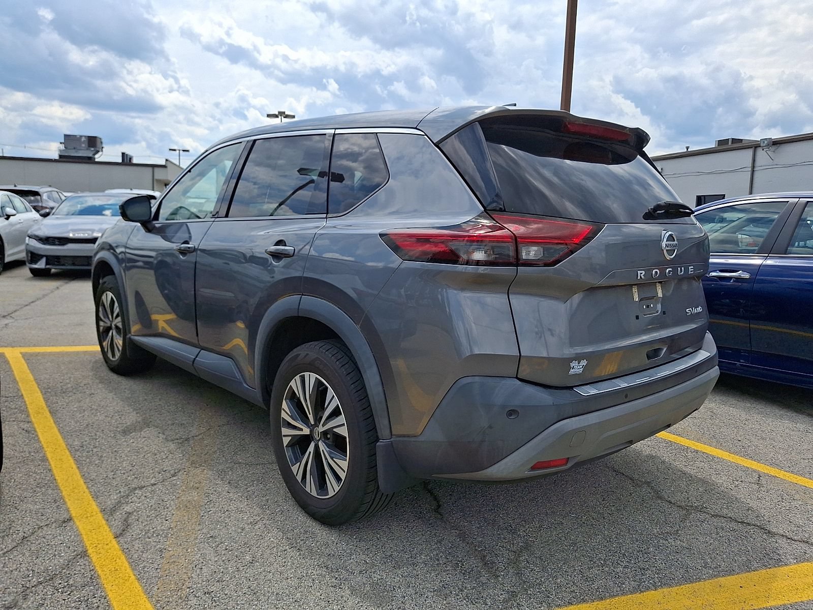Used 2021 Nissan Rogue SV AWD/4WD image 6
