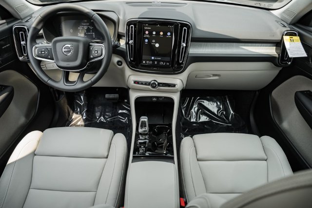 New 2026 Volvo XC40 B5 Ultra w/ Protection Package Premier AWD/4WD image 21