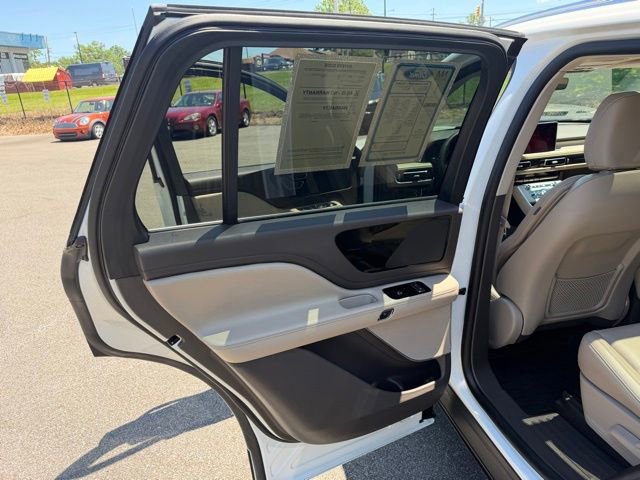 Used 2022 Lincoln Aviator AWD w/ Premium Package image 25
