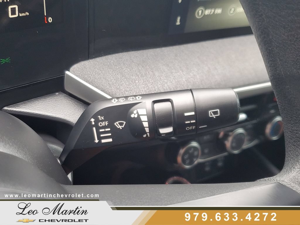 Used 2025 Nissan Kicks SV FWD image 26