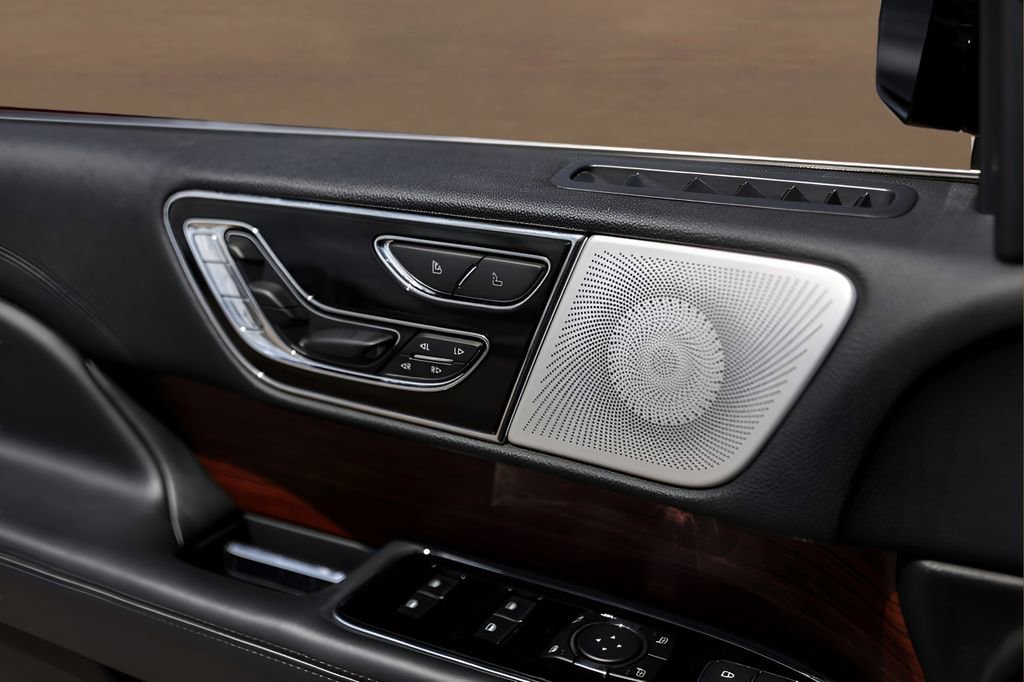 Used 2023 Lincoln Navigator L Reserve AWD/4WD image 23