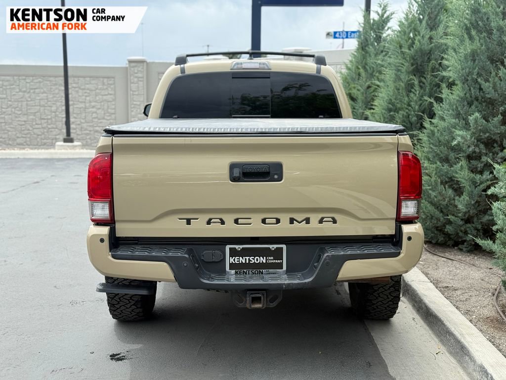 Used 2017 Toyota Tacoma TRD Off-Road AWD/4WD image 6