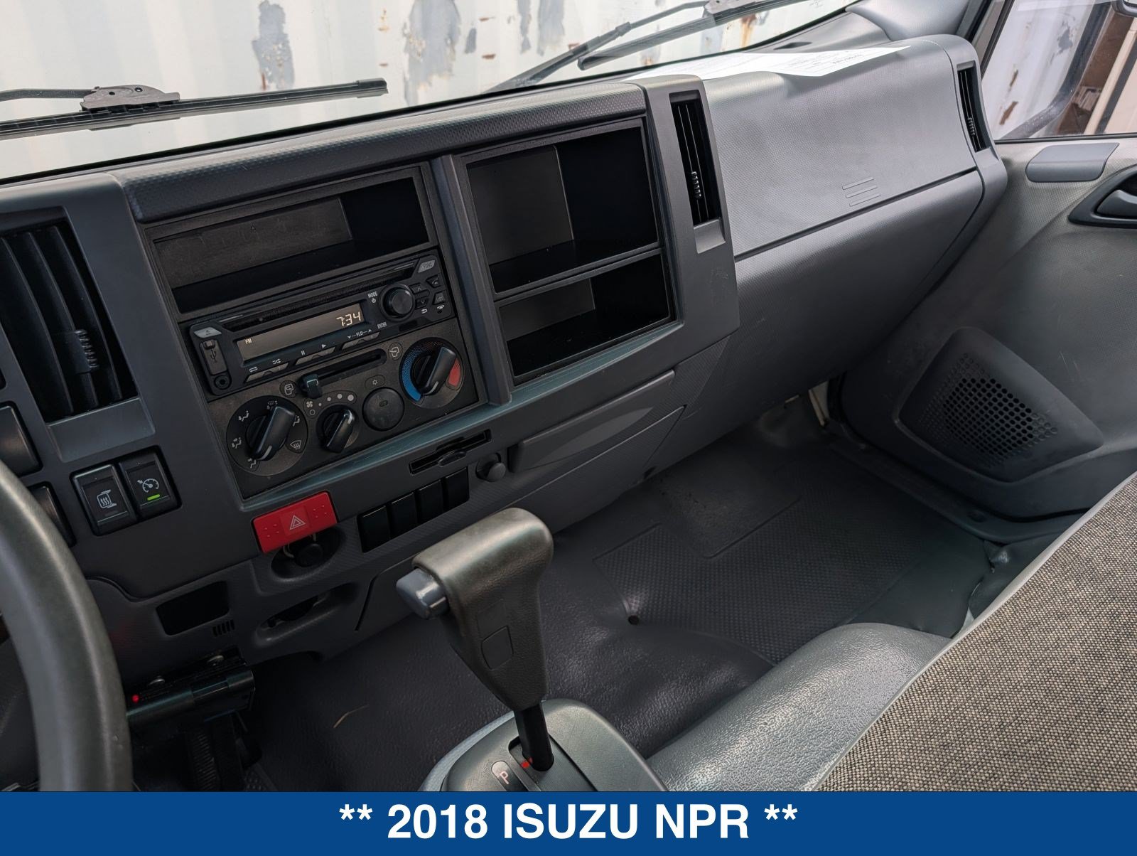 Used 2018 Isuzu NPR RWD image 26