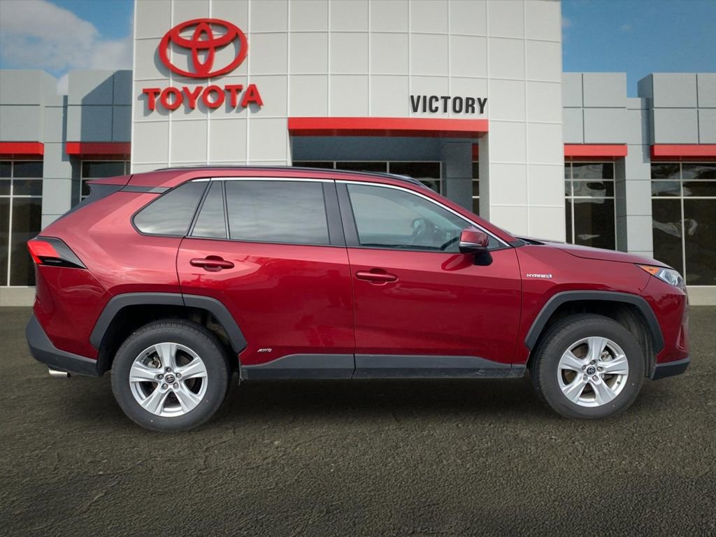 Used 2021 Toyota RAV4 XLE w/ Convenience Package AWD/4WD image 2