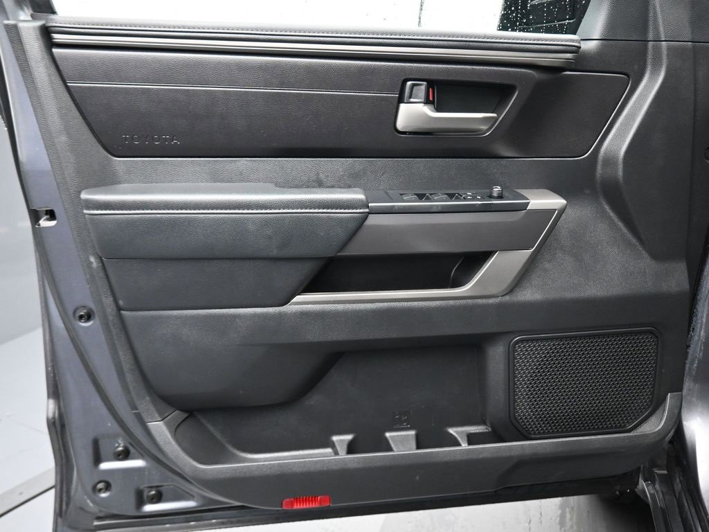 Used 2022 Toyota Tundra SR5 w/ SR5 Convenience Package image 9