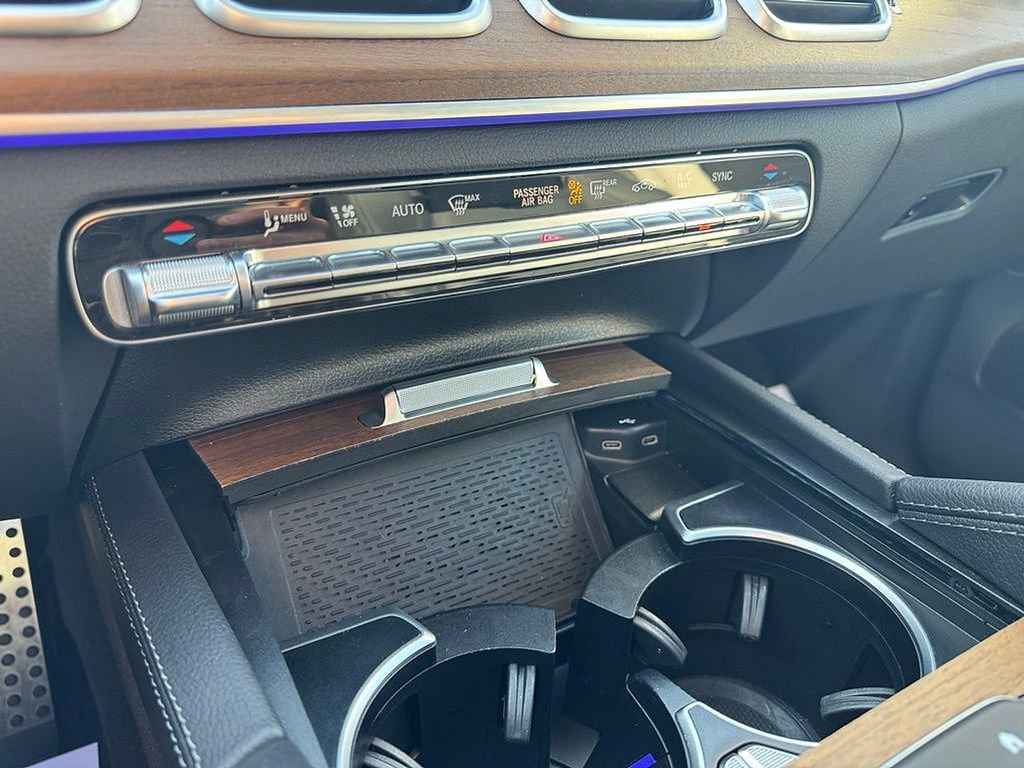 Used 2024 Mercedes-Benz GLS 450 4MATIC image 21