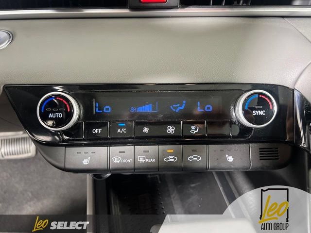Used 2022 Hyundai Elantra SEL w/ Convenience + Premium Package FWD image 25