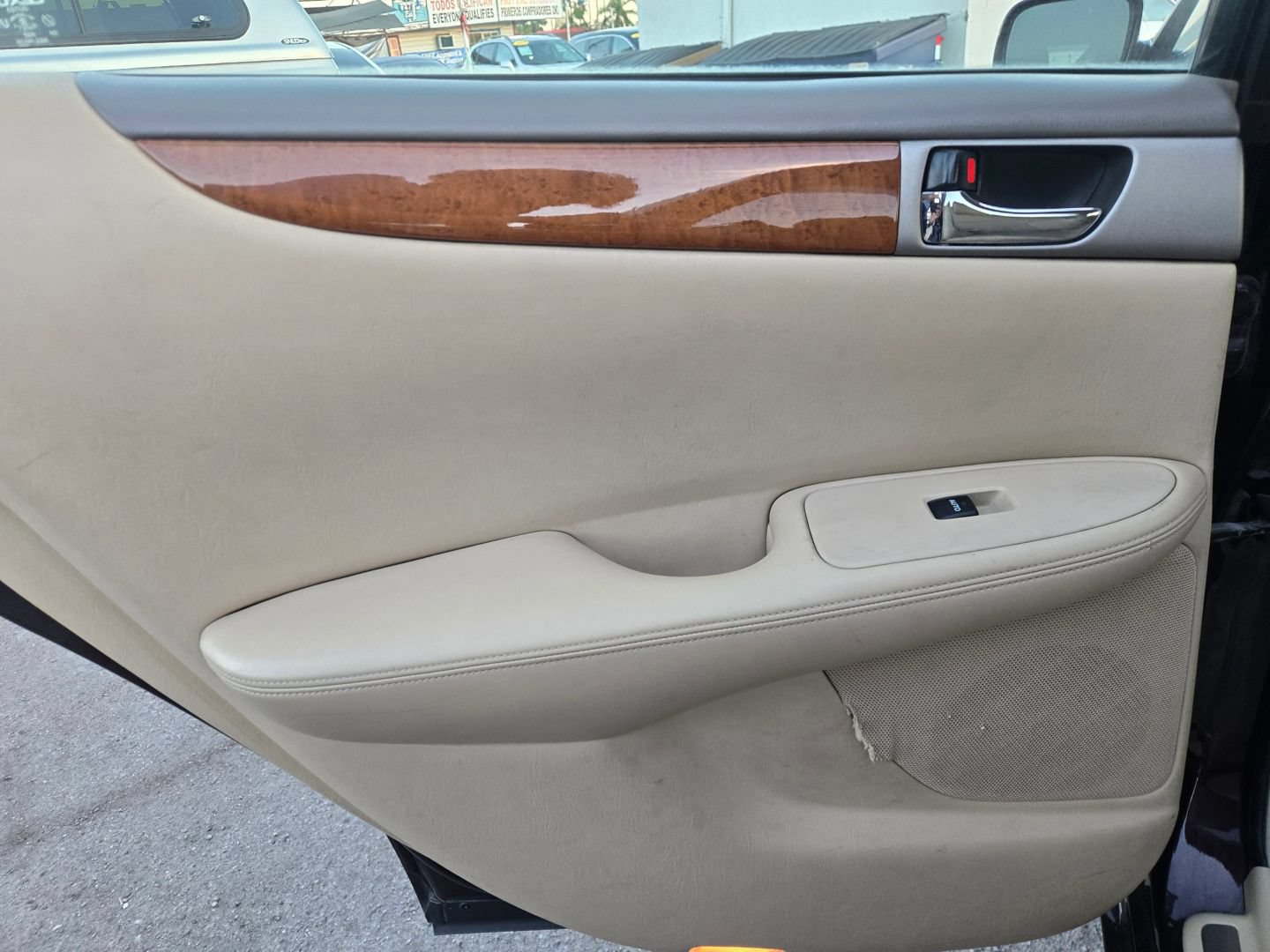 Used 2005 Lexus ES 330 FWD image 12