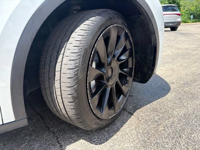 Used 2021 Tesla Model Y Long Range AWD/4WD image 34