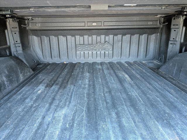 Used 2023 Chevrolet Silverado 1500 High Country w/ High Country Premium Package AWD/4WD image 6