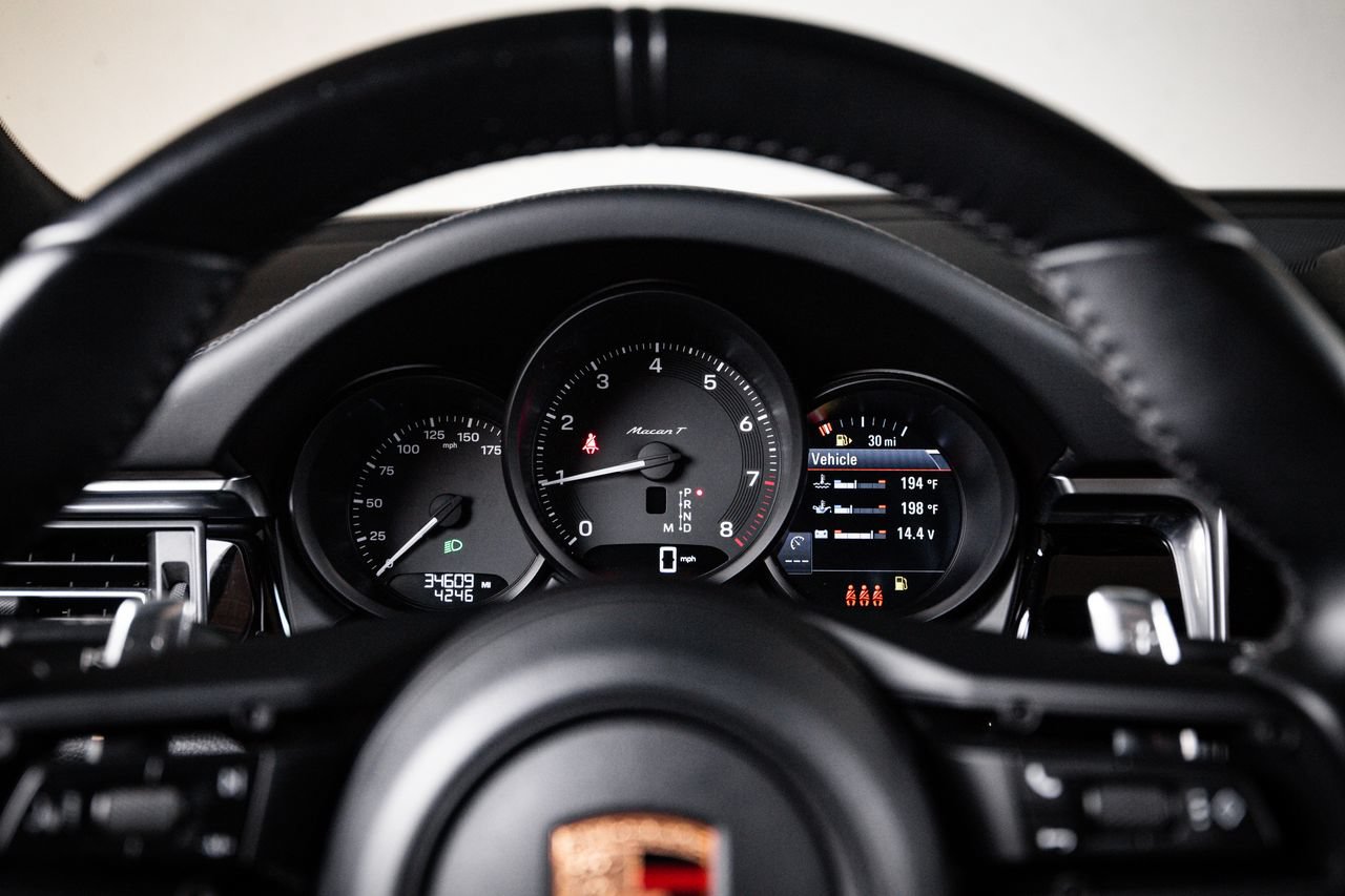 Certified 2024 Porsche Macan AWD/4WD image 15