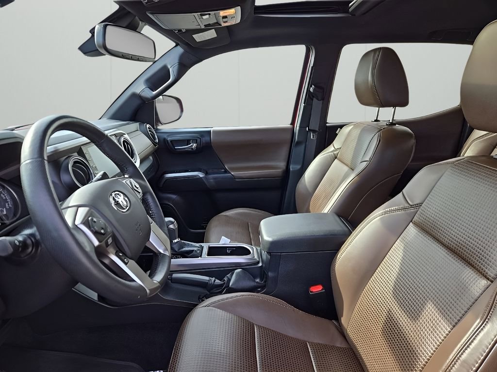 Used 2021 Toyota Tacoma Limited image 9