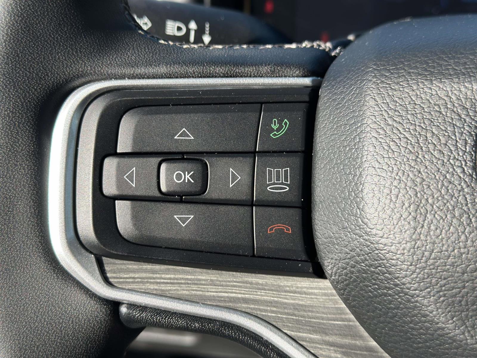 Used 2024 Jeep Wagoneer L Series II w/ Flexible Seating Group image 14