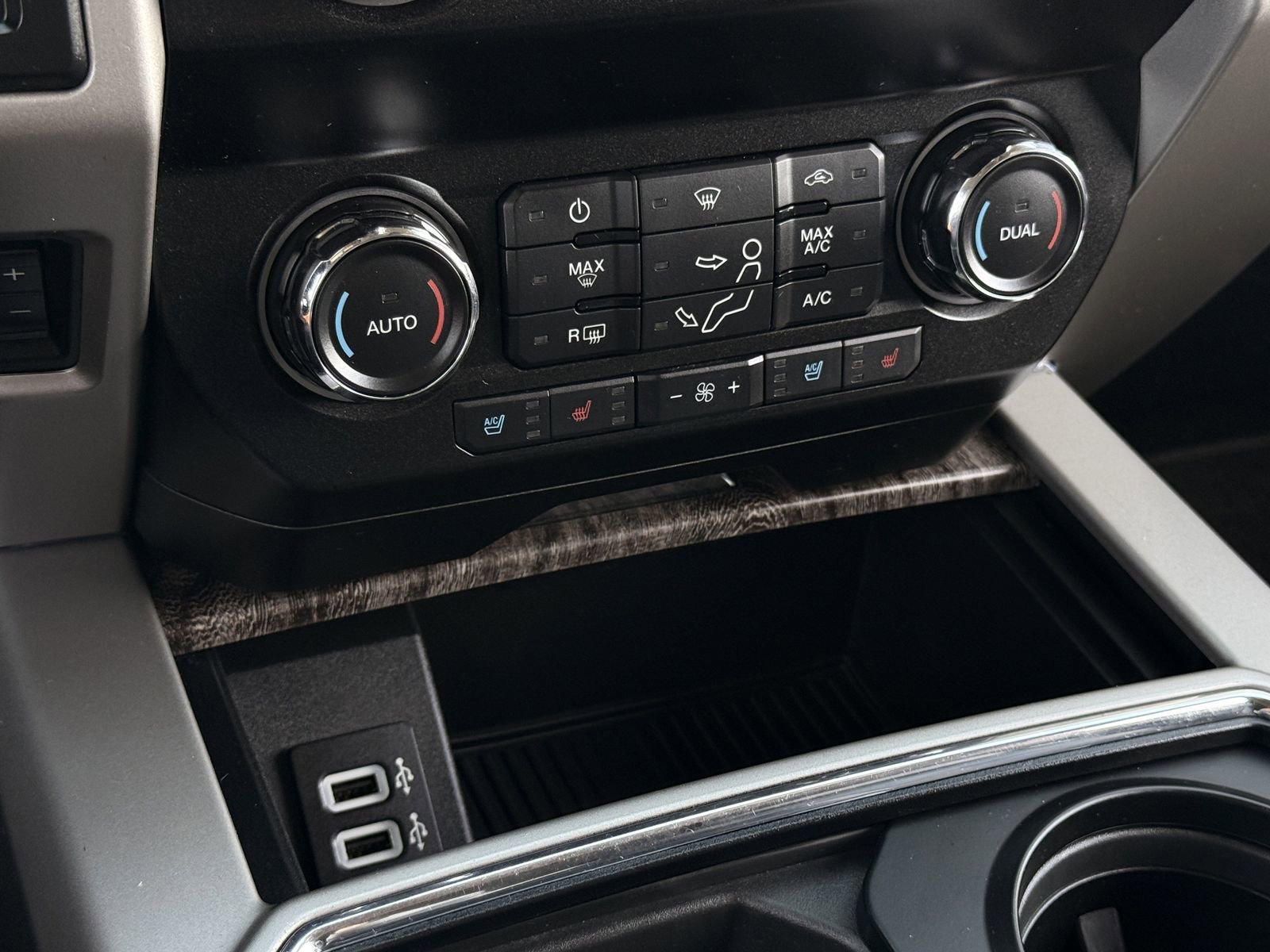 Used 2019 Ford F250 Lariat w/ Chrome Package image 20