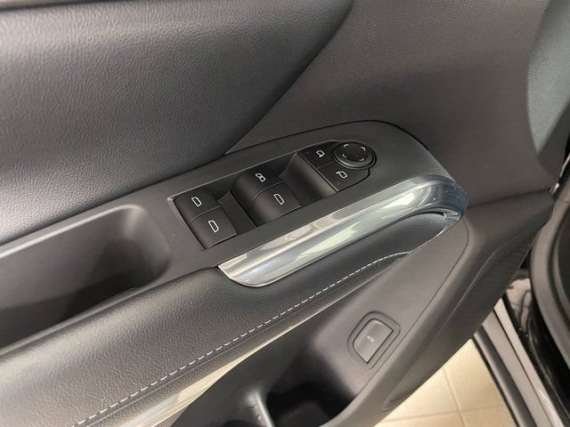 Used 2025 Chevrolet Traverse LT AWD/4WD image 19