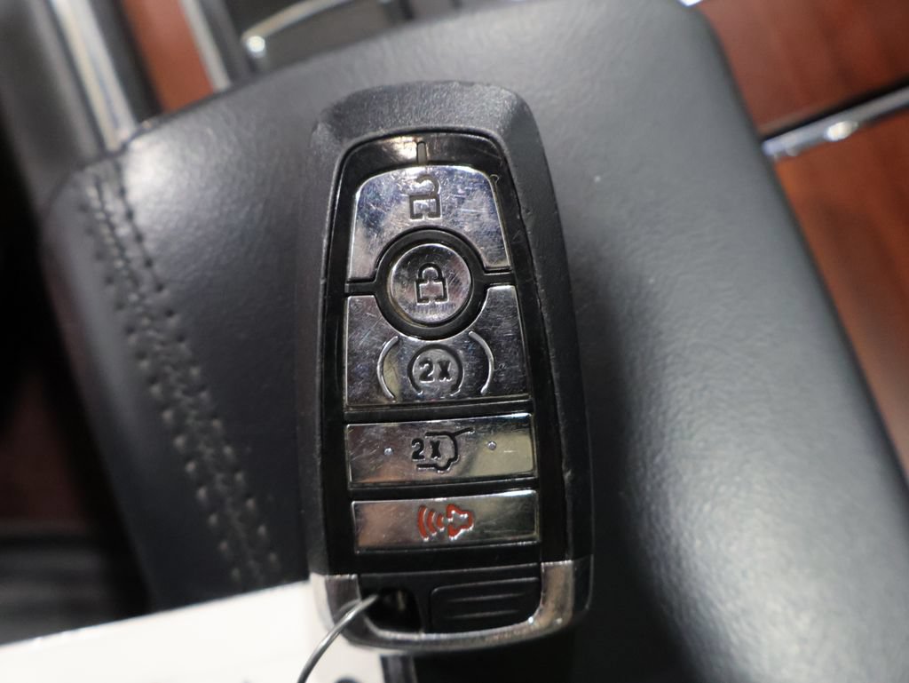 Used 2022 Lincoln Navigator Reserve AWD/4WD image 28
