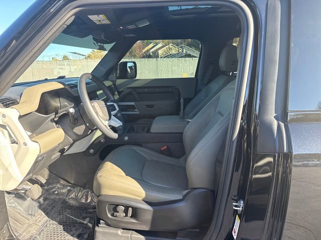 Used 2023 Land Rover Defender 90 S image 17