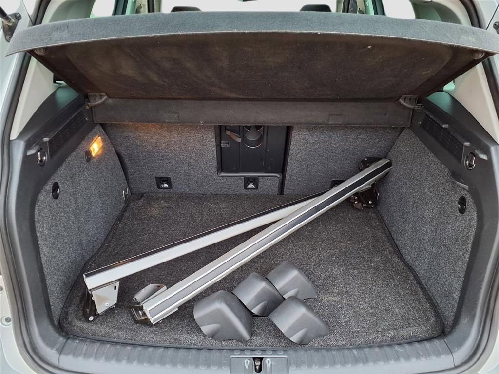 Used 2017 Volkswagen Tiguan Sport image 26