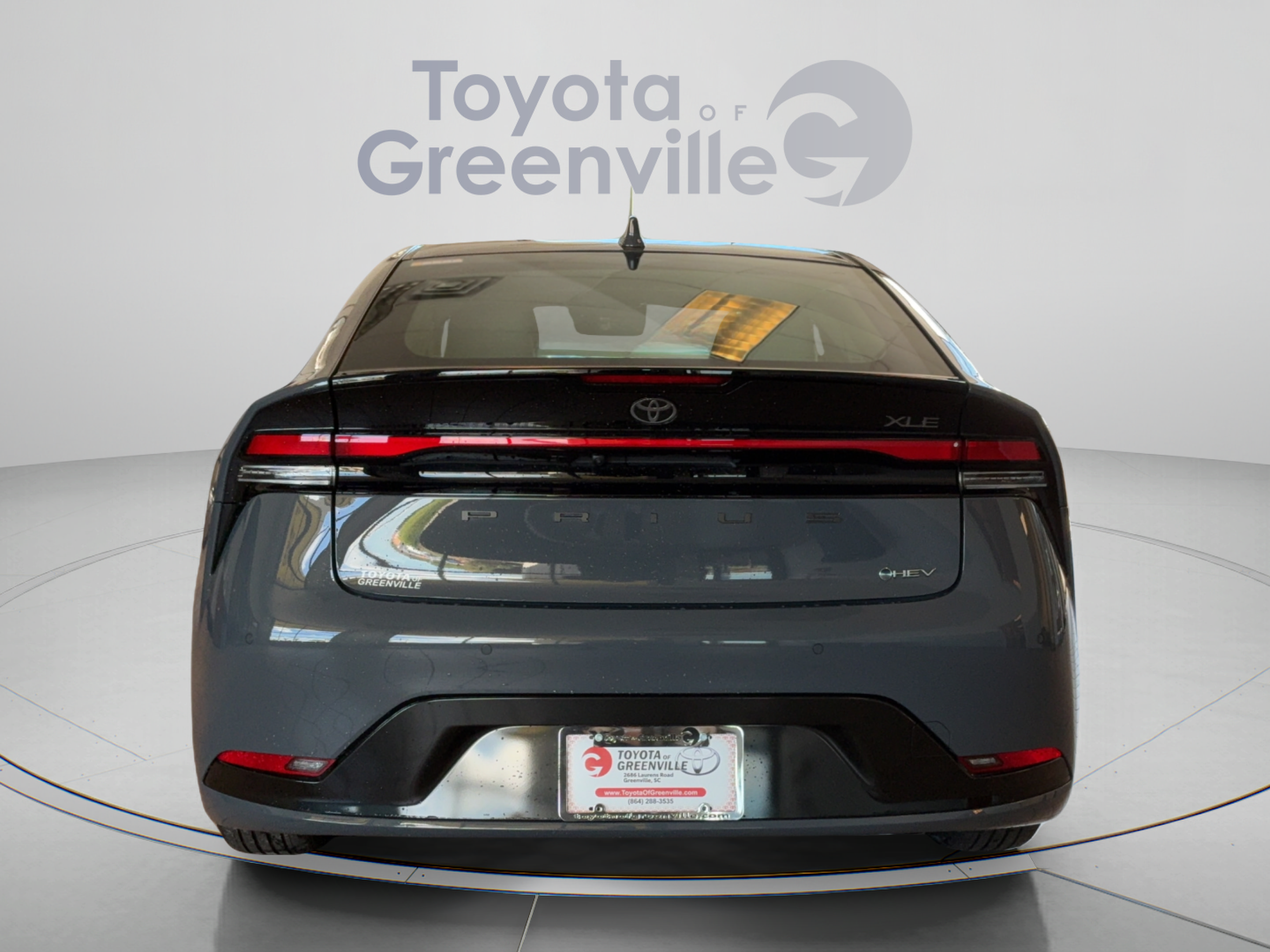 Used 2024 Toyota Prius XLE FWD image 5