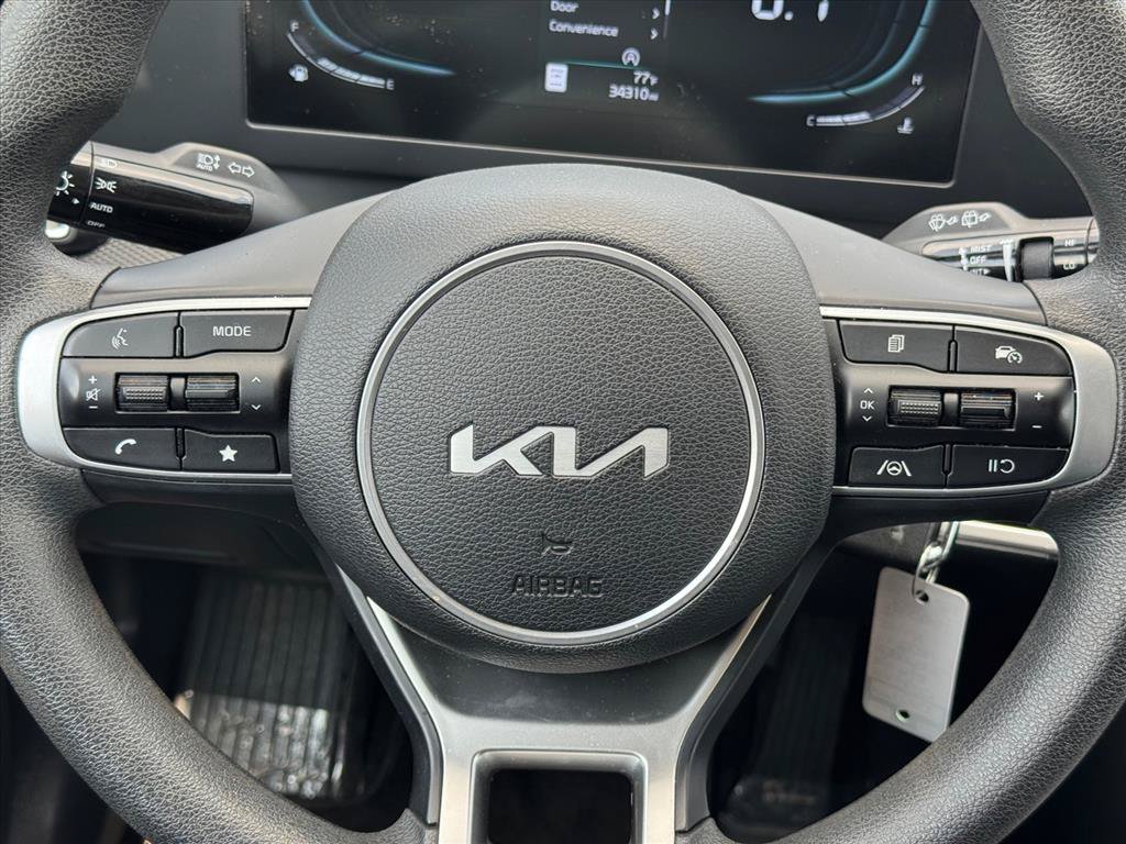 Used 2025 Kia Sportage LX AWD/4WD image 13