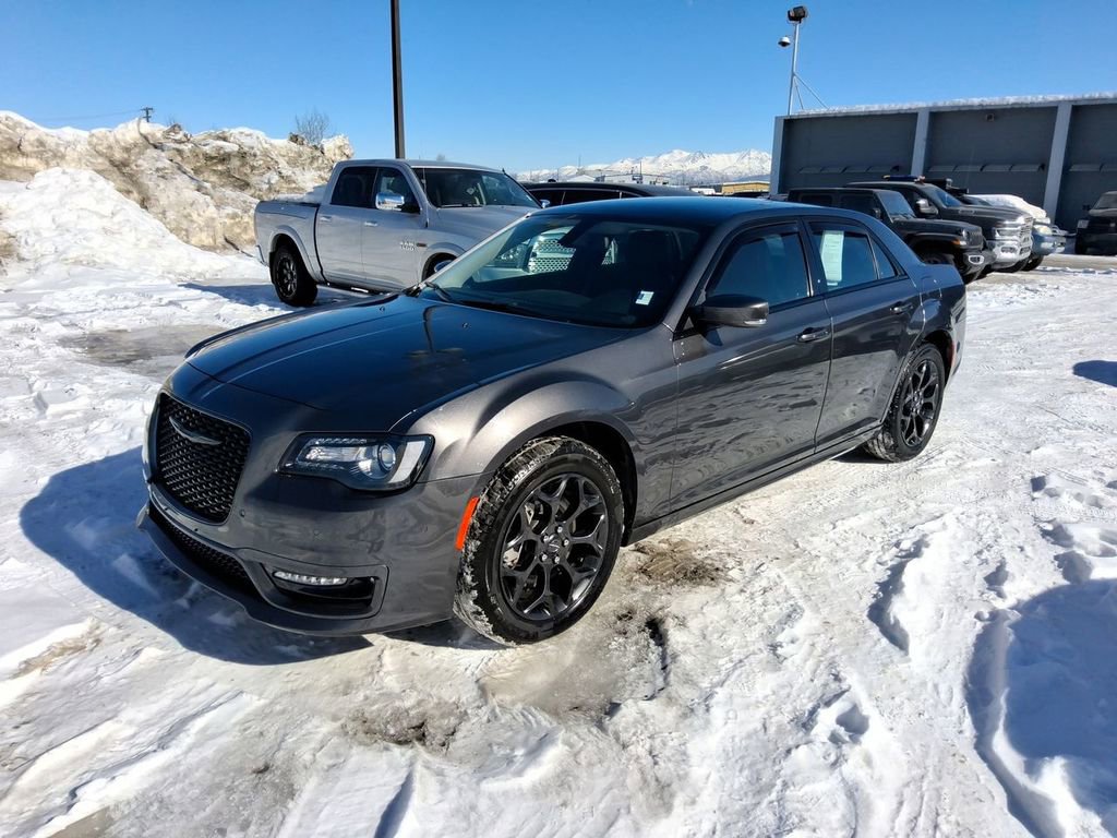 Certified 2022 Chrysler 300 Touring L w/ Comfort Group image 4