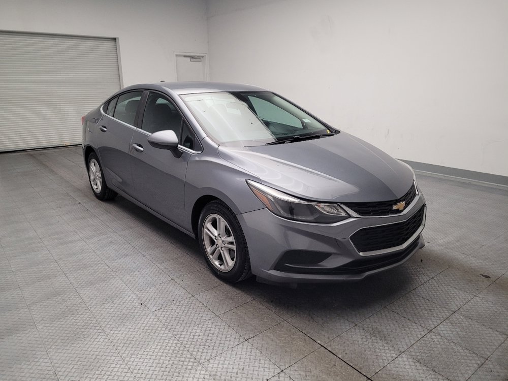 Used 2018 Chevrolet Cruze LT w/ Convenience Package FWD image 13