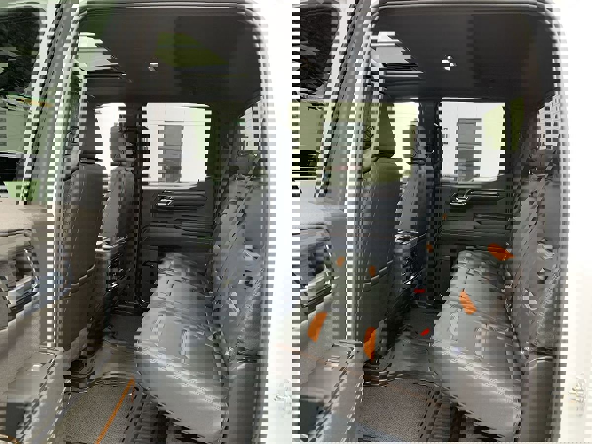 Used 2024 GMC Sierra 1500 AT4 w/ Technology Package image 33