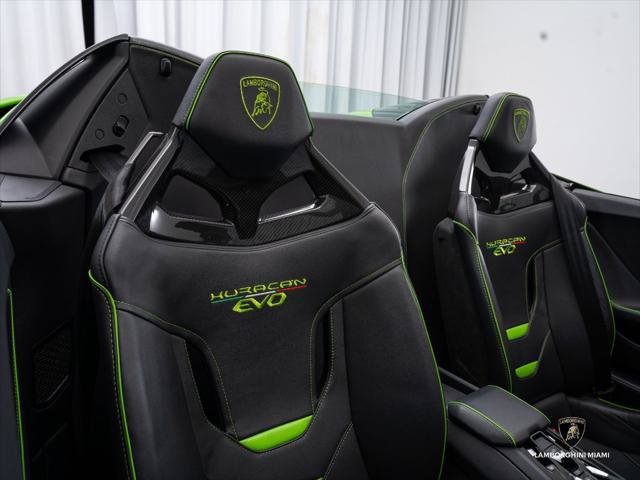 Used 2021 Lamborghini Huracan EVO RWD image 40