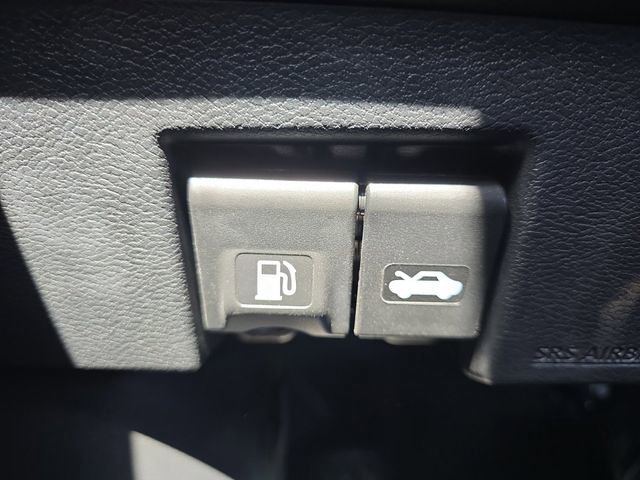 Certified 2025 Nissan Versa SV w/ Trunk Package image 10