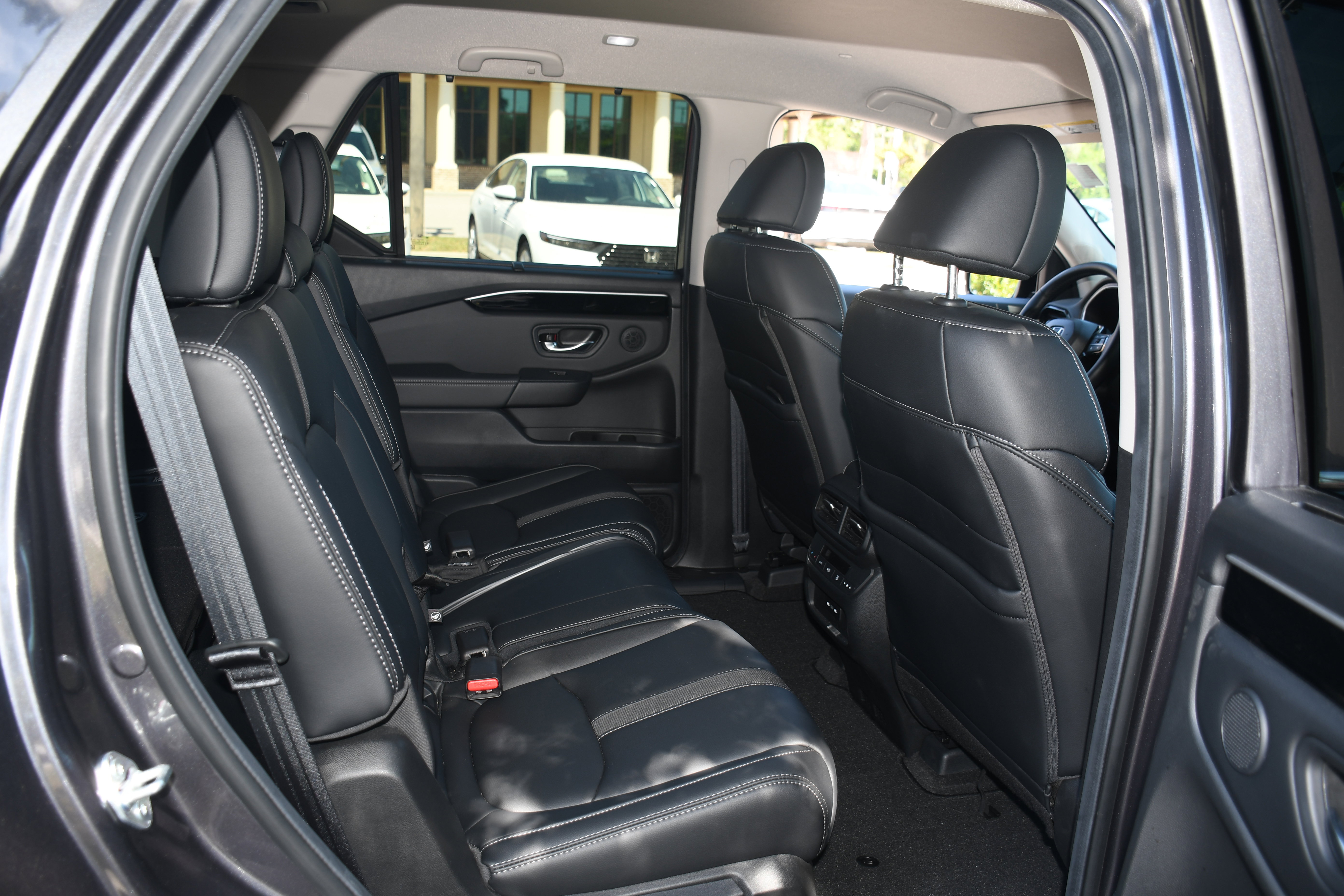 Certified 2025 Honda Pilot EX-L image 19