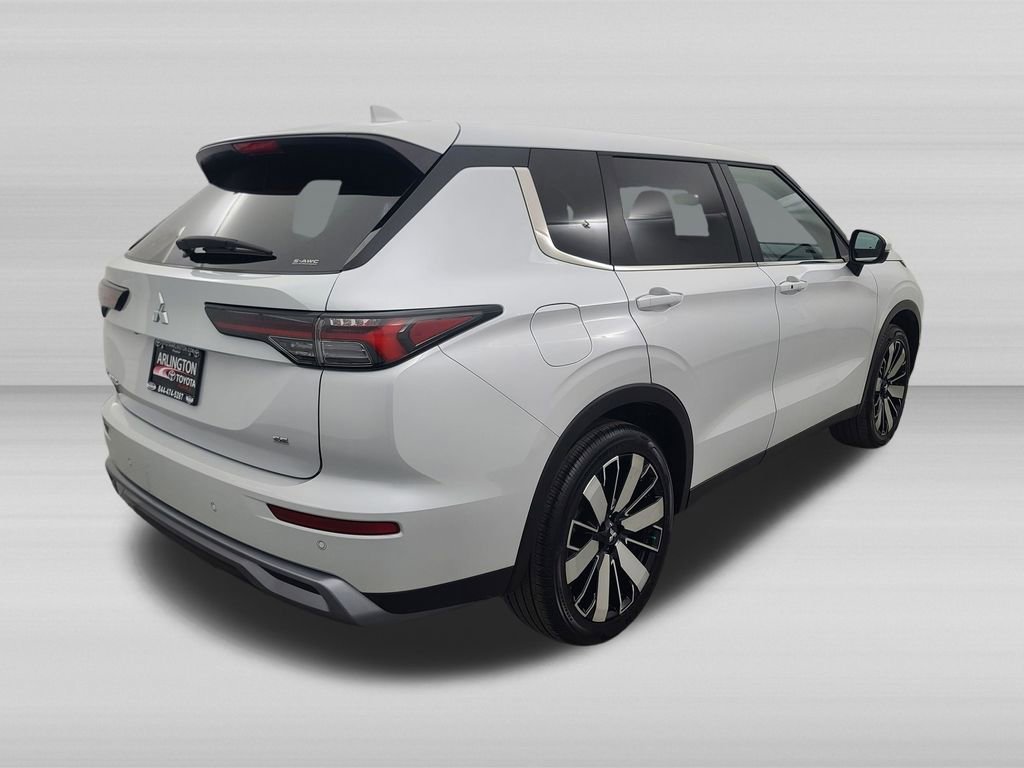 Used 2025 Mitsubishi Outlander SE AWD/4WD image 4
